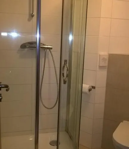 Elmontex اوسترافا