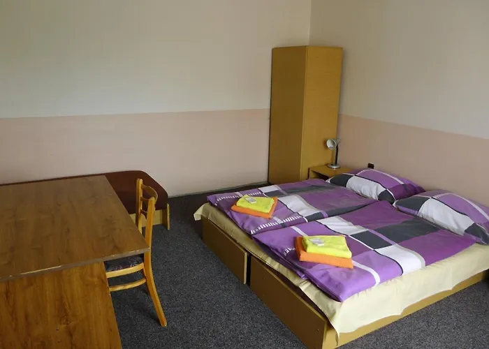 فندق Elmontex اوسترافا